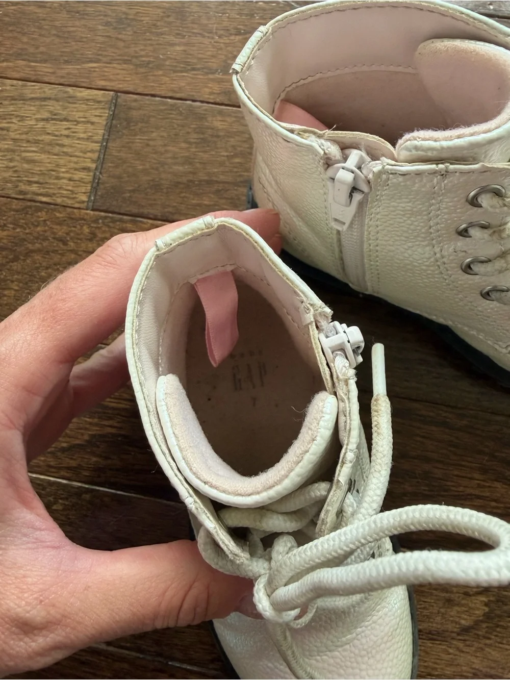 Baby Gap girls Iridescent Cream Lace-Up Boots